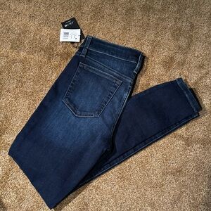 NWT Joe’s Jeans The Icon Skinny Ankle in 26